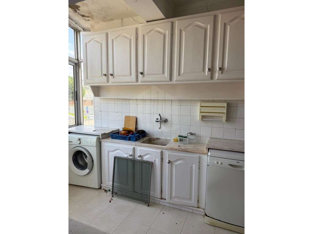 Apartamento T2 com Vista Mar no Centro de Sesimbra - Grande imagem: 2/14