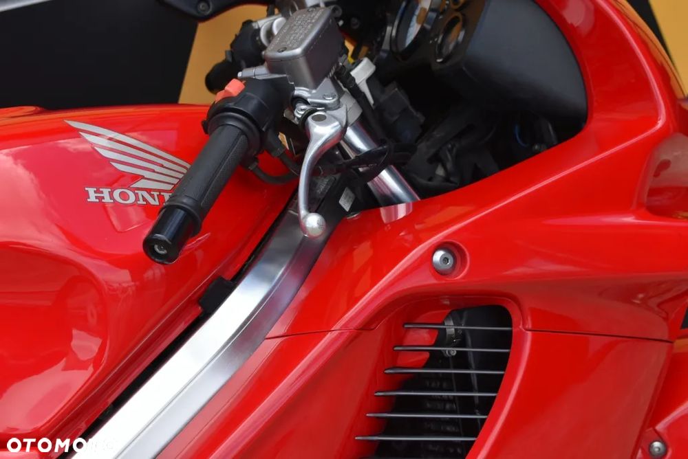 Honda VFR - 32