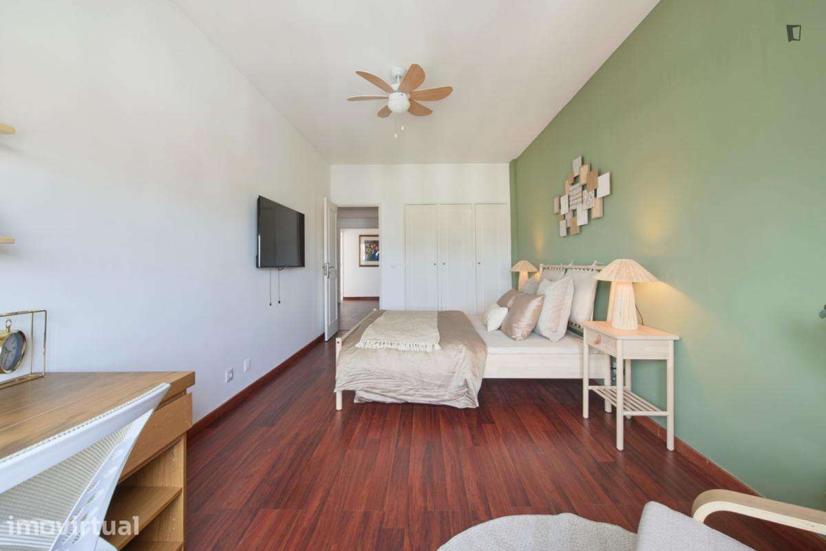 Quarto - localizado em Entrecampos Lisbon - Grande imagem: 2/32