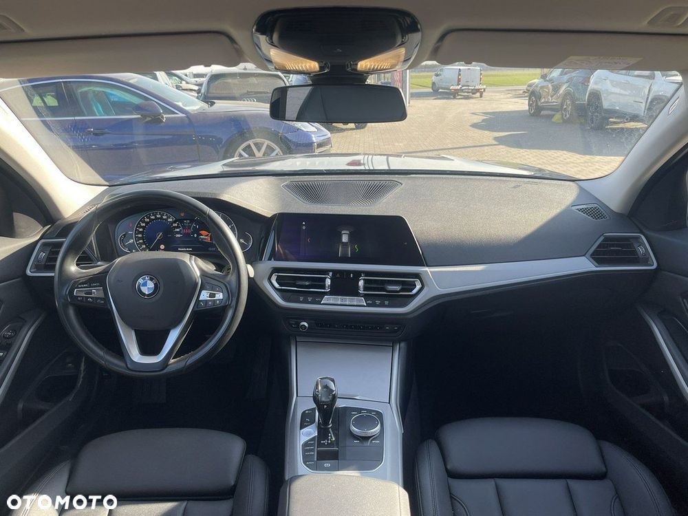 BMW Seria 3 318d - 9