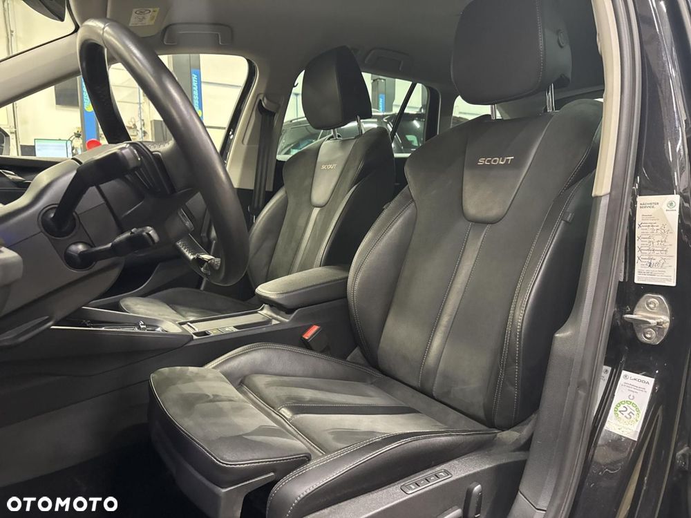 Skoda Octavia 2.0 TDI 4x4 Scout DSG - 10
