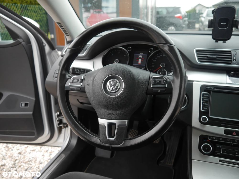 Volkswagen Passat 2.0 TDI BlueMotion Technology Highline - 9
