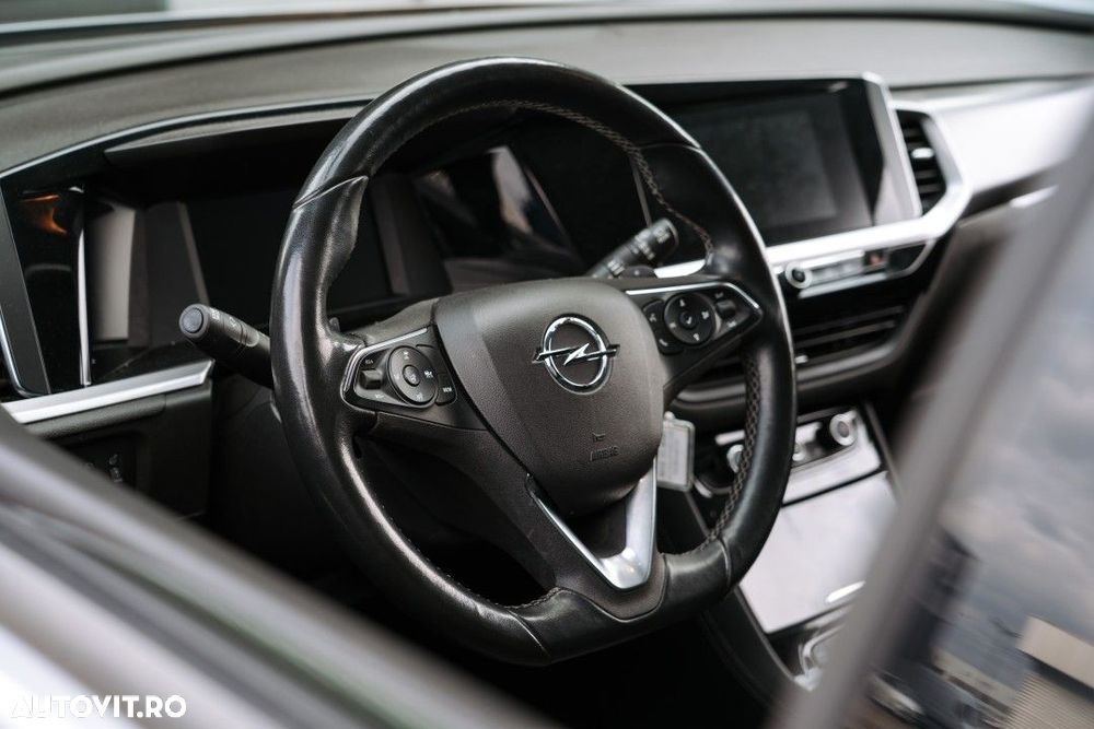 Opel Grandland 1.2 Turbo START/STOP AT8 Business Edition - 11