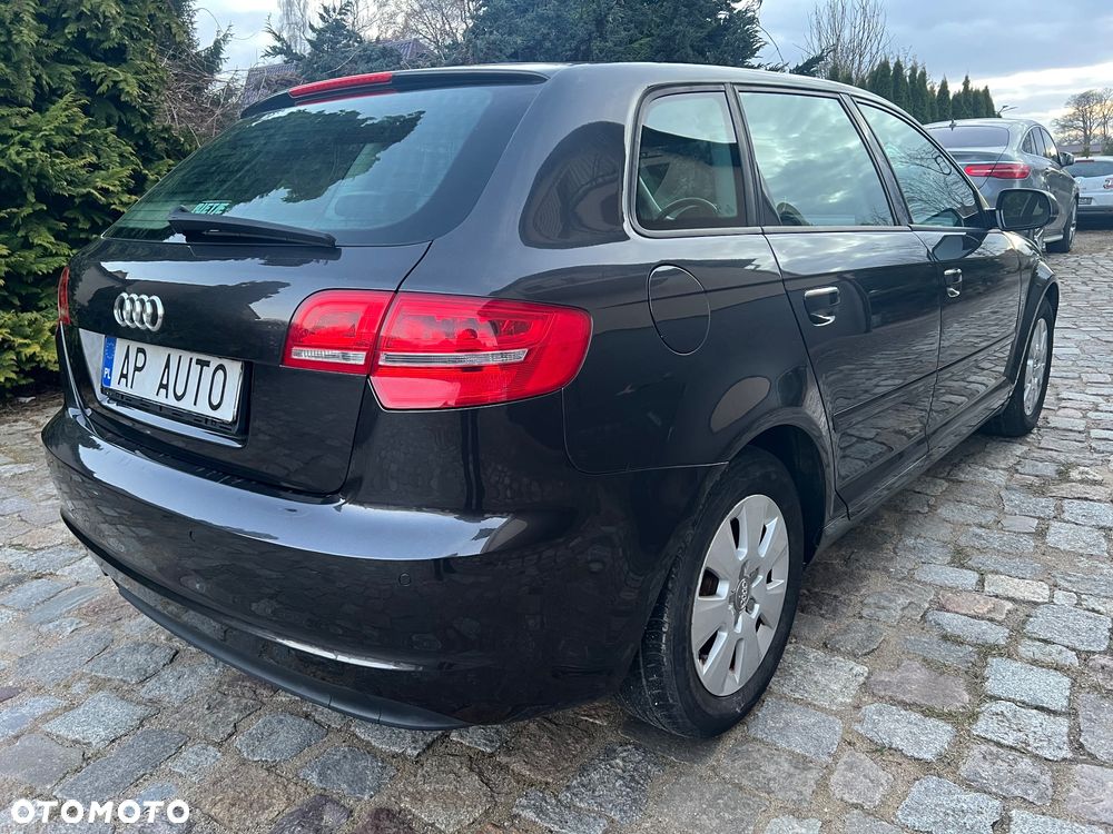Audi A3 Sportback 1.6 TDI Ambiente - 5