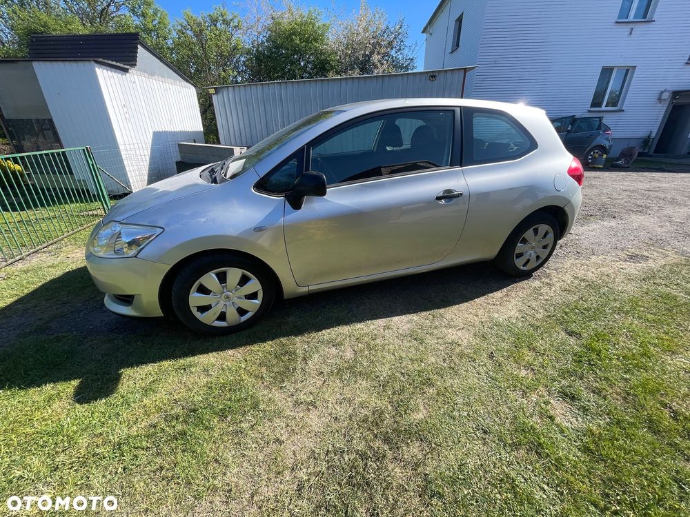 Toyota Auris 1.4 D-4D - 1