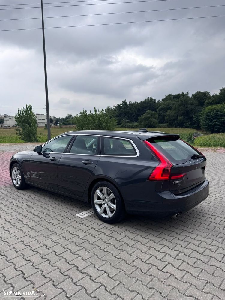Volvo V90 2.0 D4 Momentum Geartronic - 8