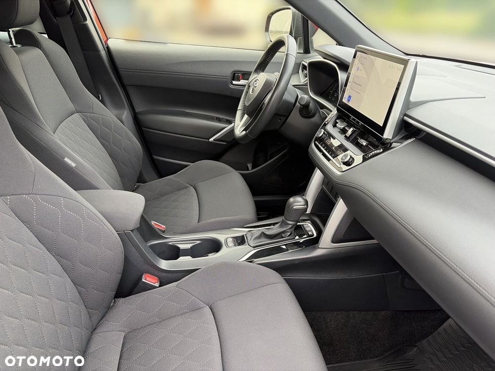 Toyota Corolla Cross - 11