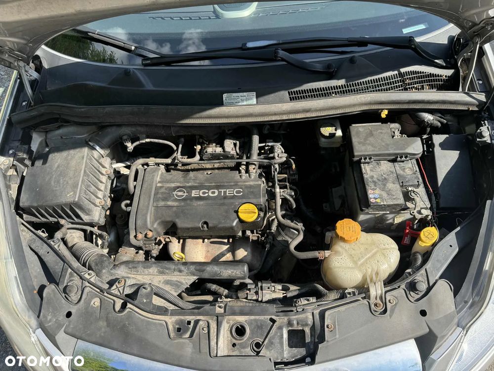 Opel Corsa 1.2 16V - 10