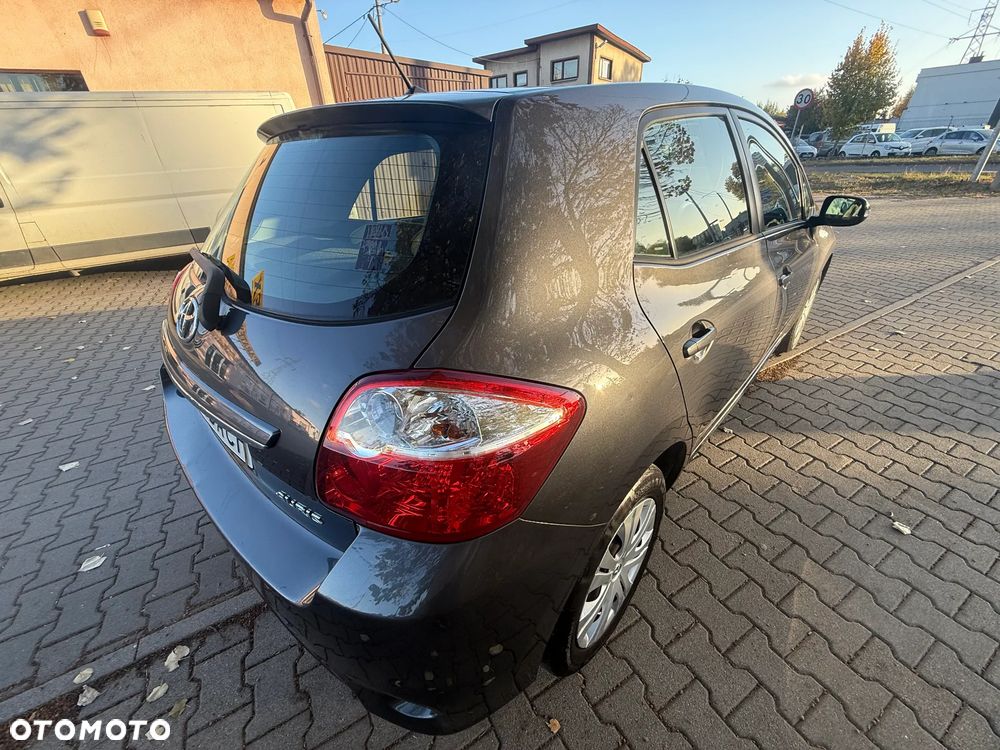 Toyota Auris - 10