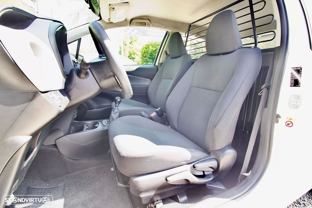 Toyota yaris yaris 1.4d-4d comfort van - 9