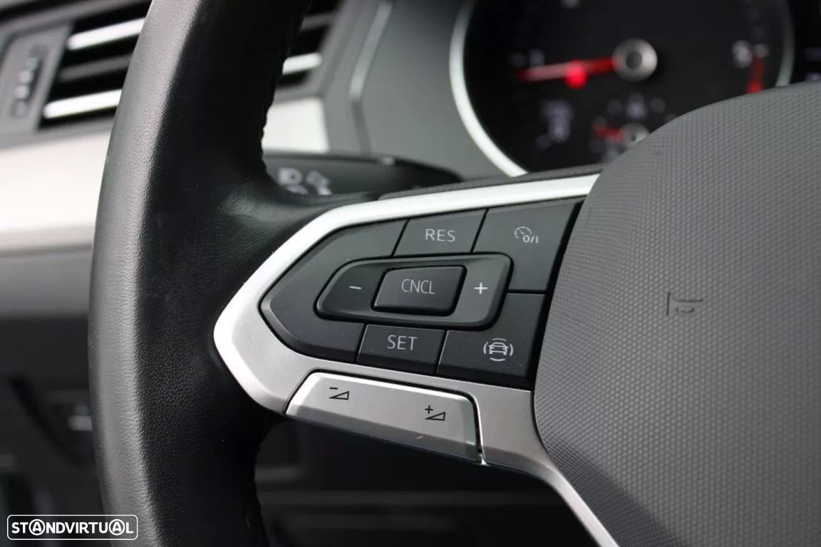 VW Passat 2.0 TDI Elegance - 31