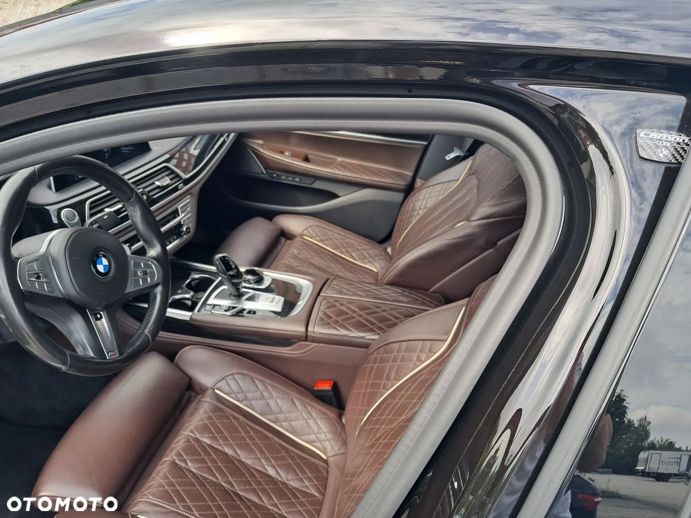 BMW Seria 7 750Li xDrive - 23