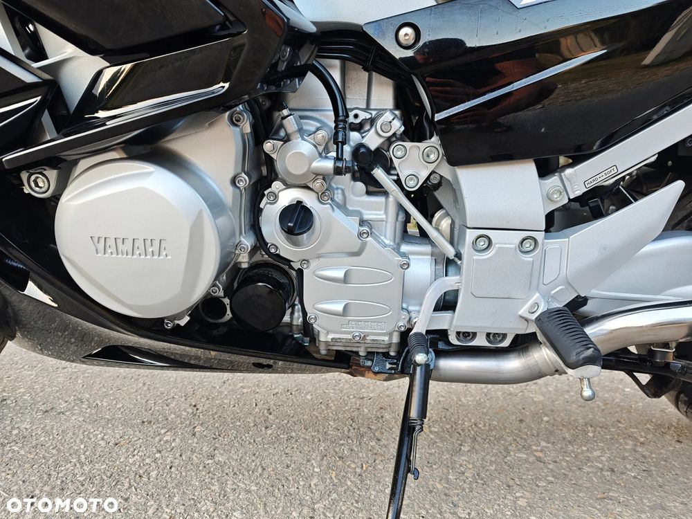 Yamaha FJR - 8