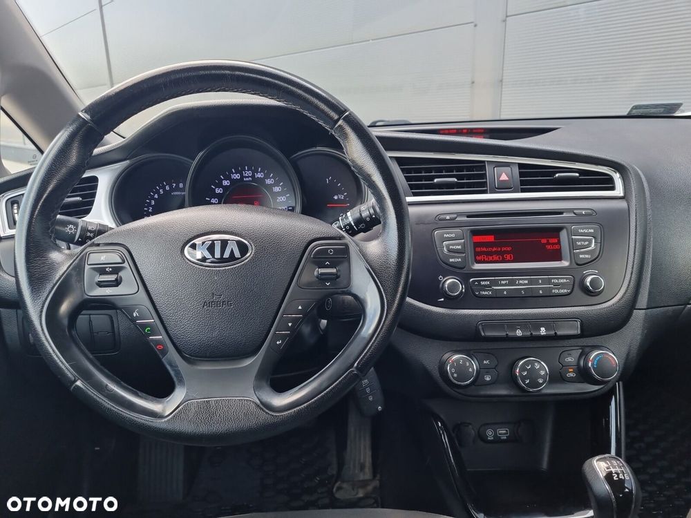 Kia Ceed - 14