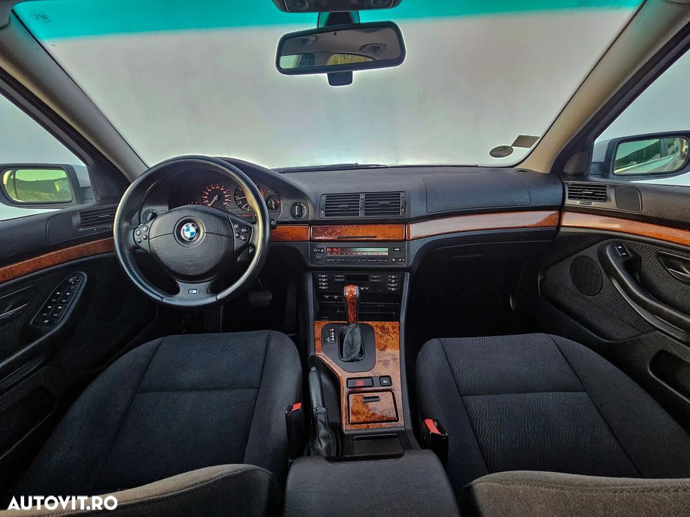 BMW Seria 5 530dA - 7
