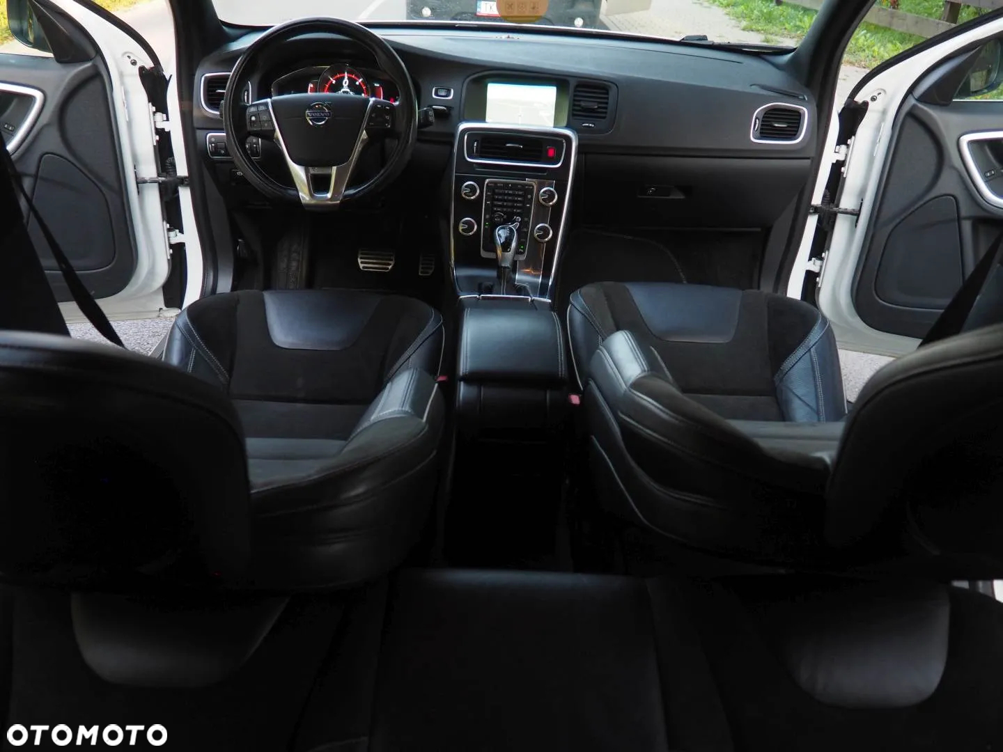 Volvo V60 D3 Geartronic R-Design - 8
