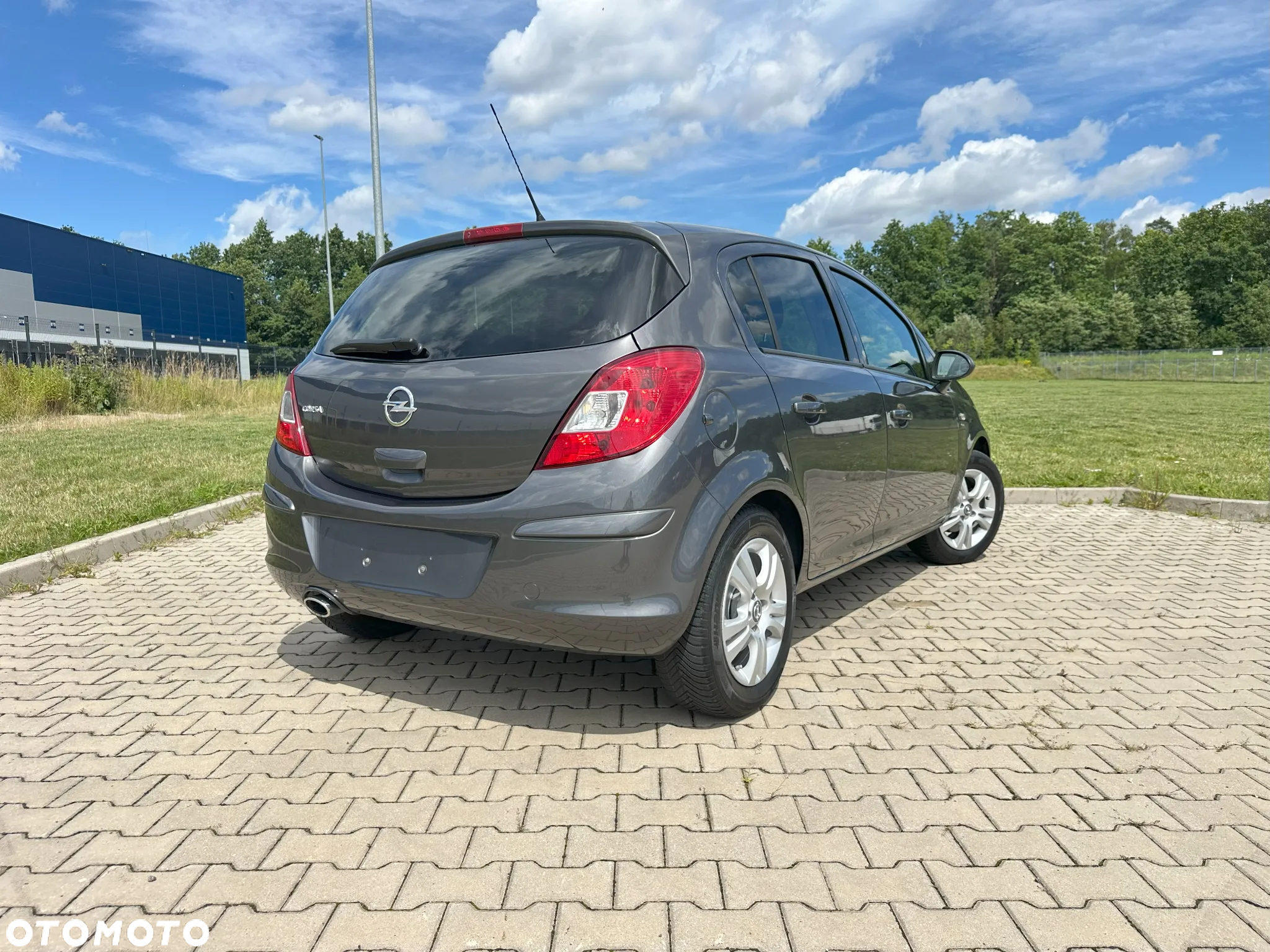 Opel Corsa 1.4 16V Satellite - 7