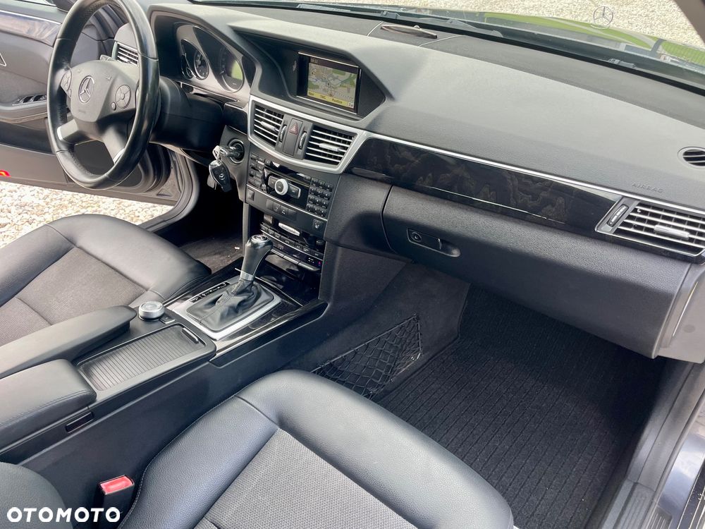 Mercedes-Benz Klasa E ver-200-kompressor-avantgarde - 37