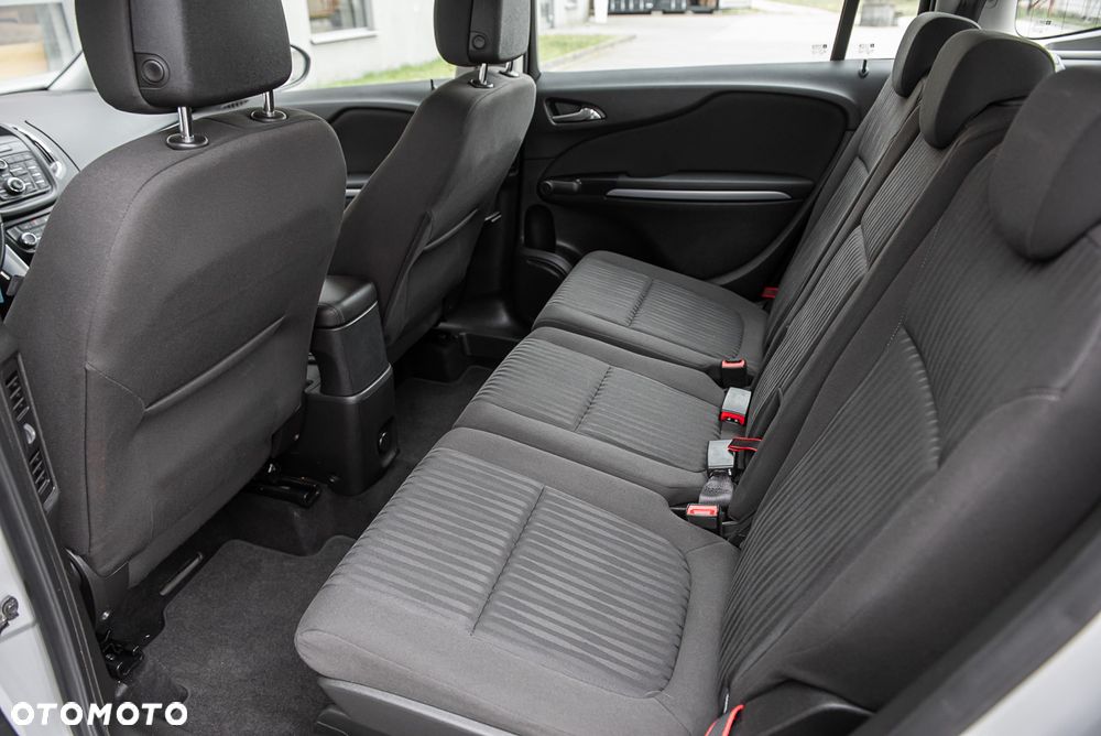 Opel Zafira - 25