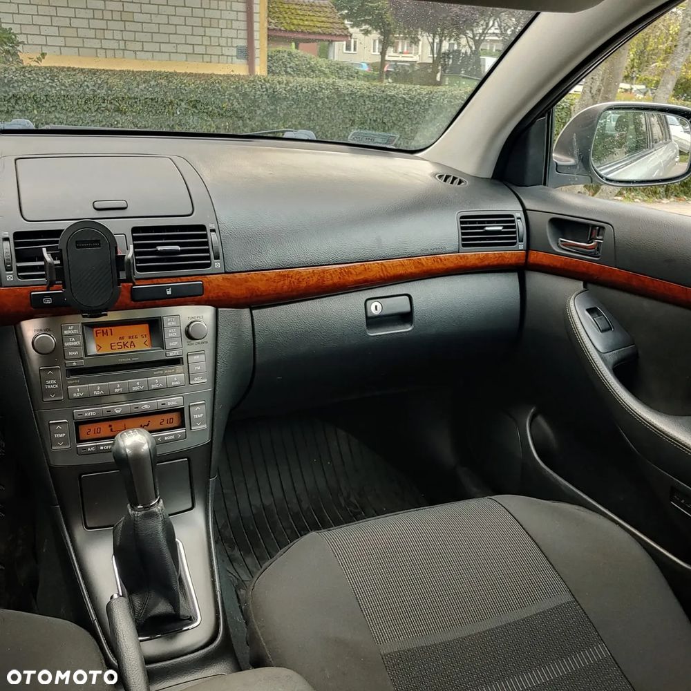 Toyota Avensis 1.8 VVT-i Sol Premium - 9