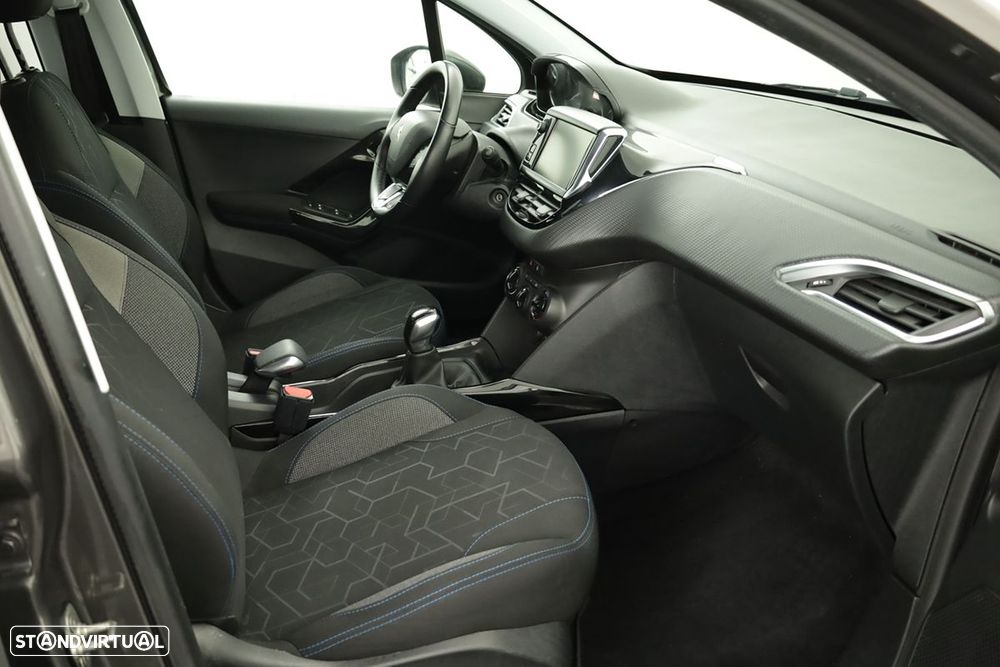 Peugeot 2008 1.2 PureTech Signature - 22