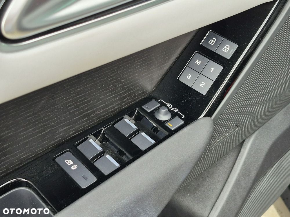 Land Rover Range Rover Velar D200 Dynamic SE - 19