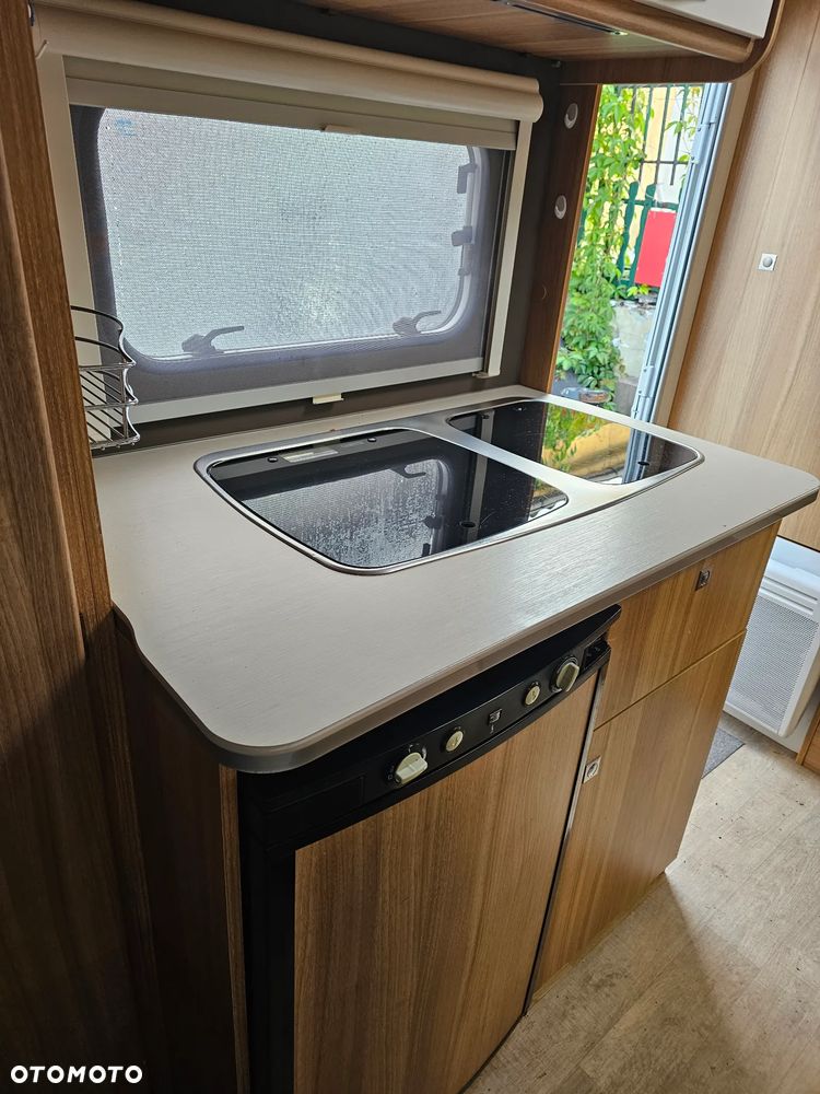 Caravelair WŁĄCZ FILMIK. DMC 1100. ŁÓŻKO MAŁŻEŃSKIE, SYPIALNIO JADALNIA. ŁAZIENKA. PIĘKNA. - 27