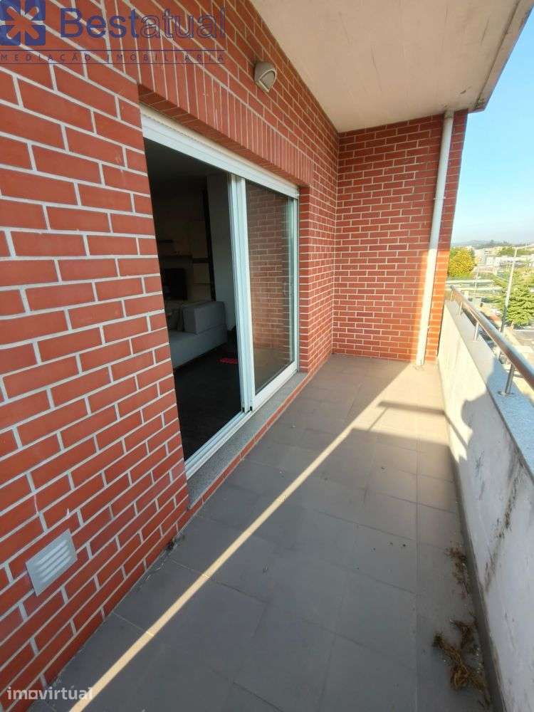 T4 com 186 m2 + Terraço com 186 m2 - Junto ao Centro - Grande imagem: 4/60