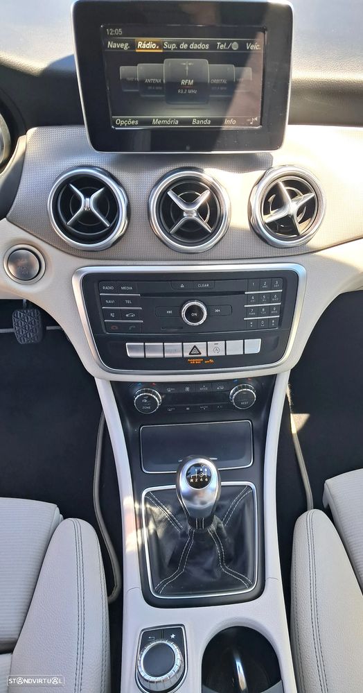 Mercedes-Benz GLA 180 d - 8