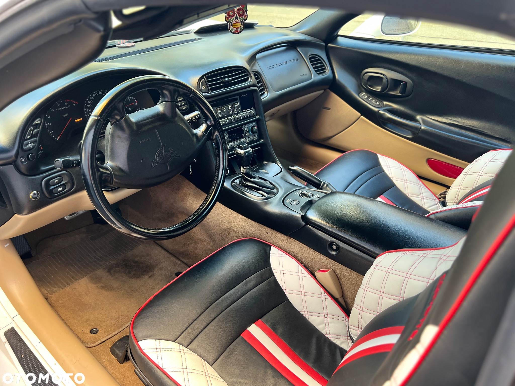 Chevrolet Corvette - 20