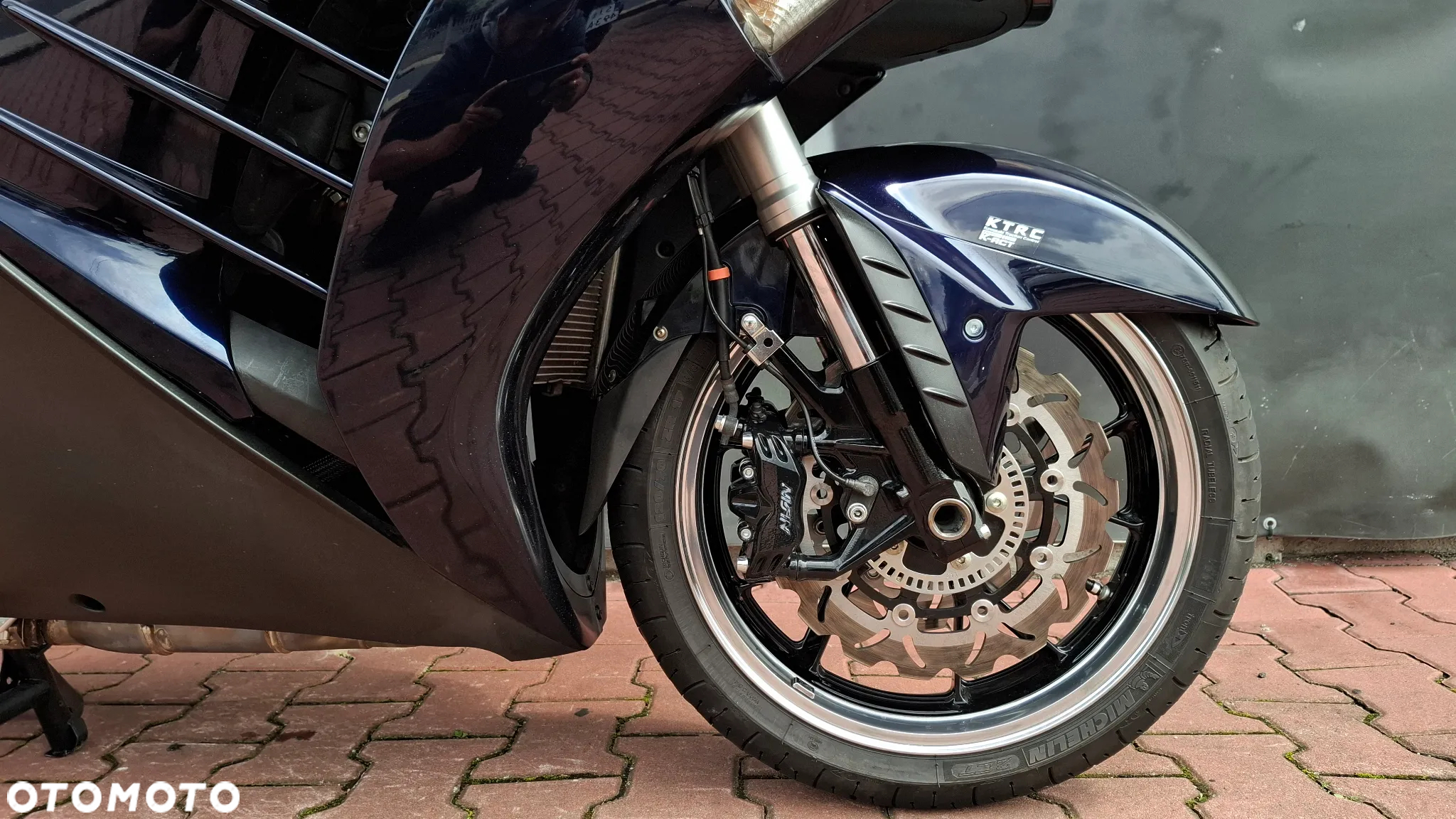 Kawasaki GTR - 12