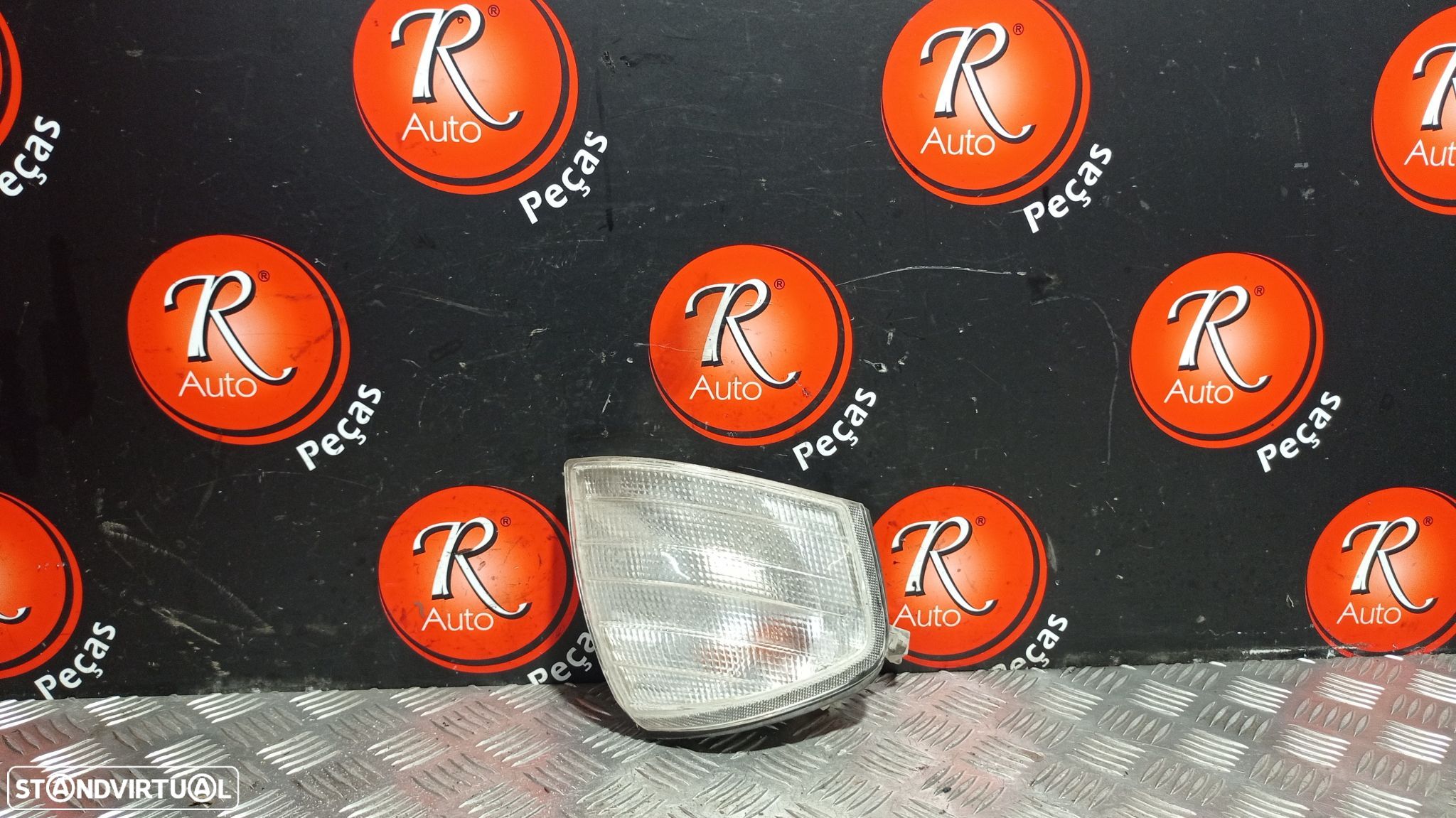 Farol De Nevoeiro F/D Mercedes-Benz C-Class (W202) - 1