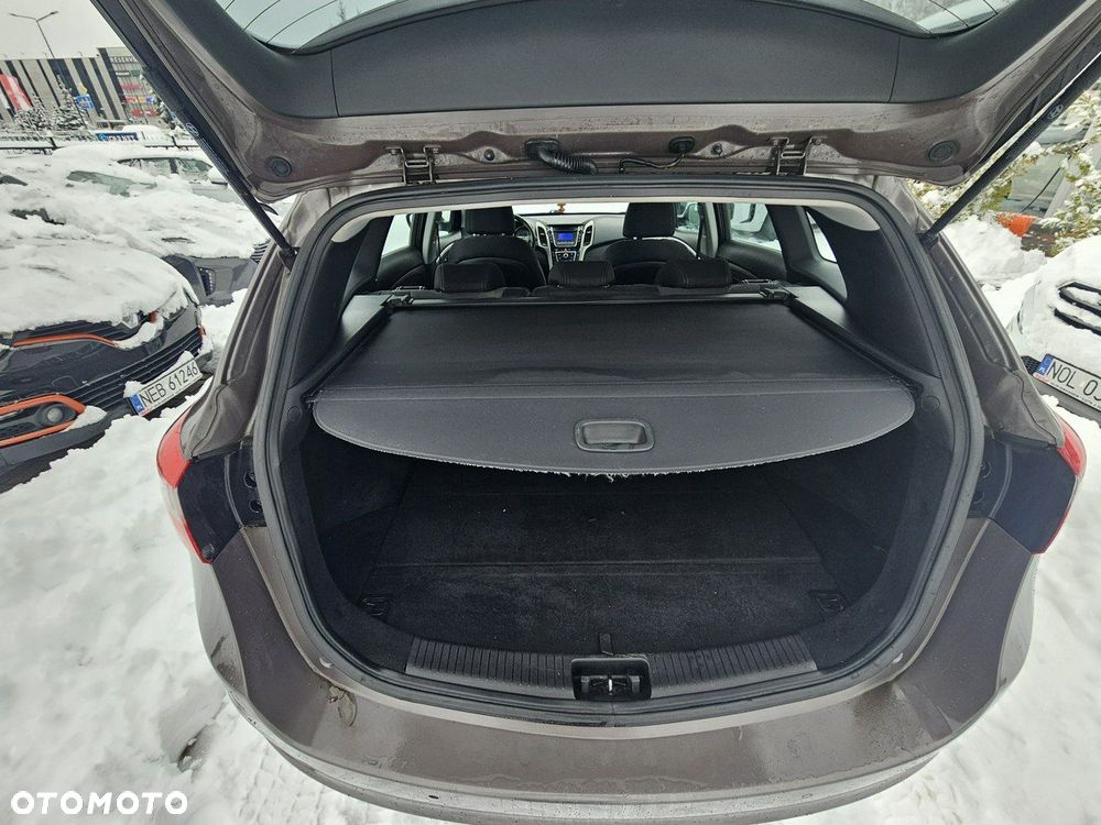 Hyundai i30 1.6 D Comfort - 25