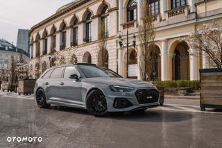 Audi RS4 TFSI Quattro Tiptronic