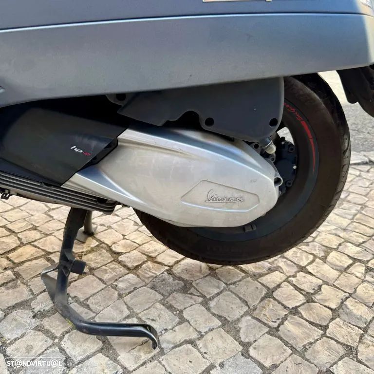 Piaggio Vespa GTS 300 - 23