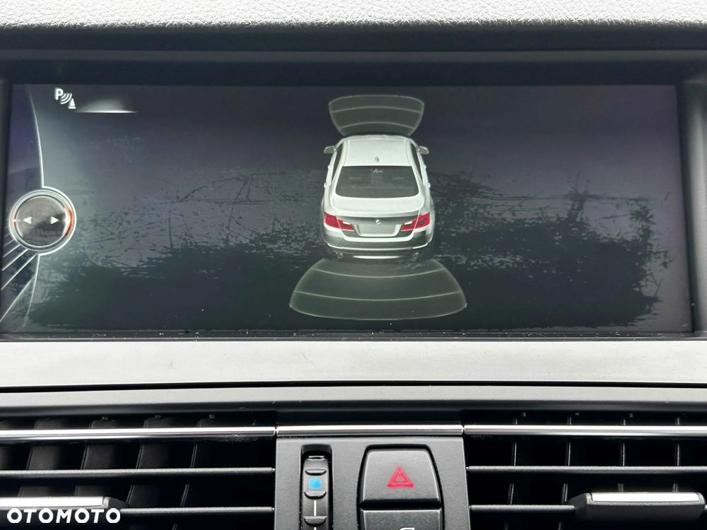 BMW Seria 5 520i - 30