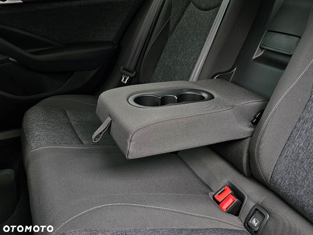 Skoda Superb 2.0 TDI SCR Essence DSG - 35