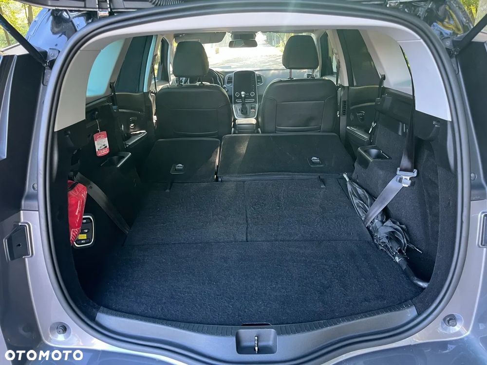Renault Grand Scenic - 16