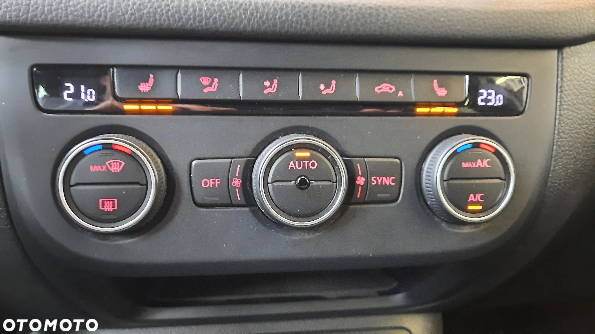 Volkswagen Tiguan 1.4 TSI BlueMotion Technology Lounge Sport & Style - 25