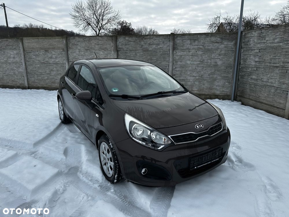 Kia Rio - 16