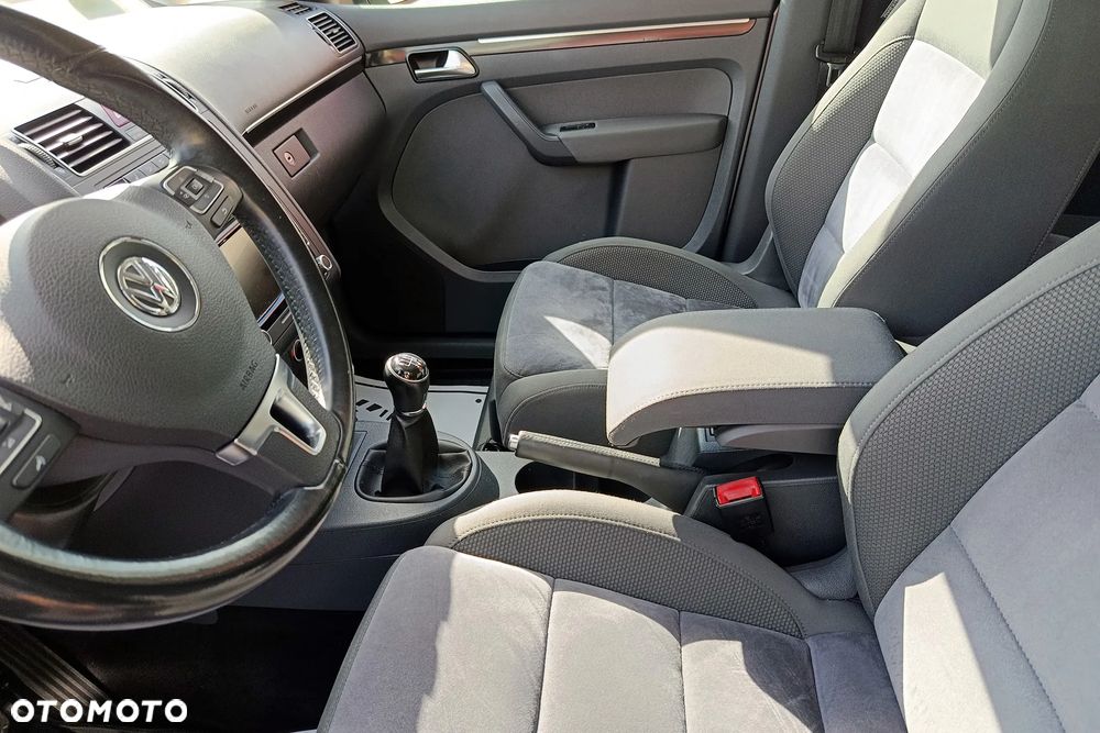 Volkswagen Touran 2.0 TDI DPF Comfortline - 28