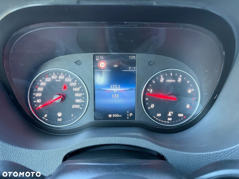 Mercedes-Benz Sprinter - 20