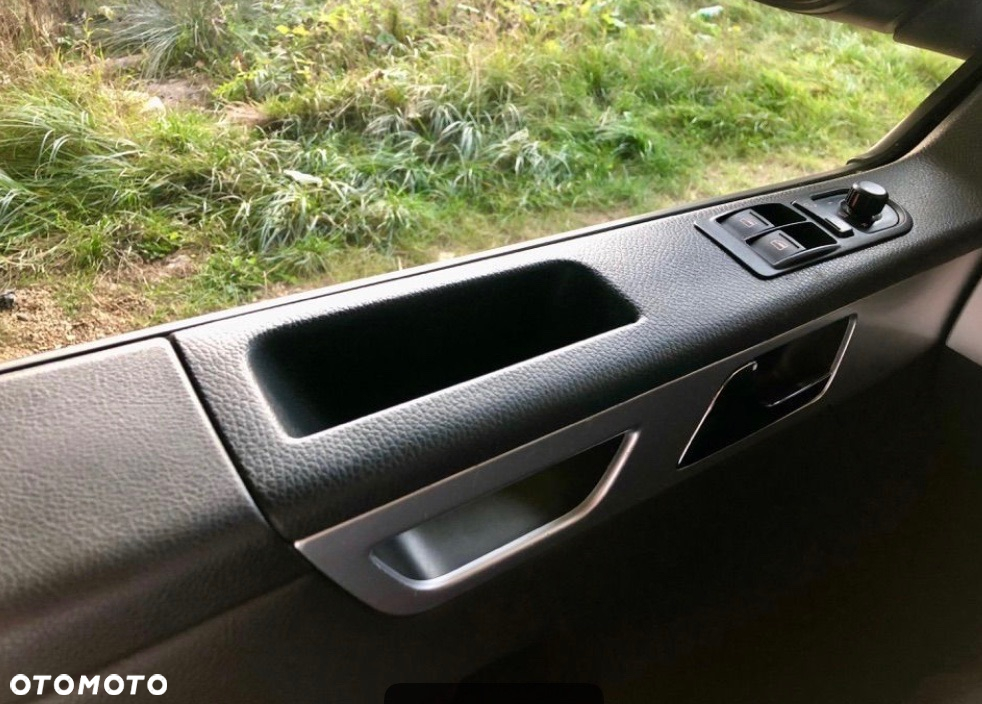 Volkswagen Multivan - 14