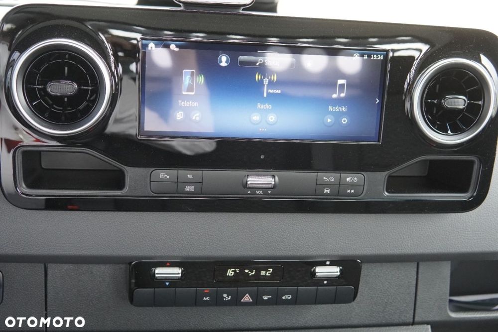 Mercedes-Benz Sprinter - 13
