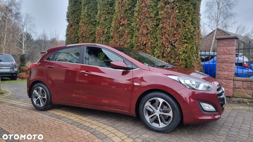 Hyundai i30 blue 1.4 Trend - 10