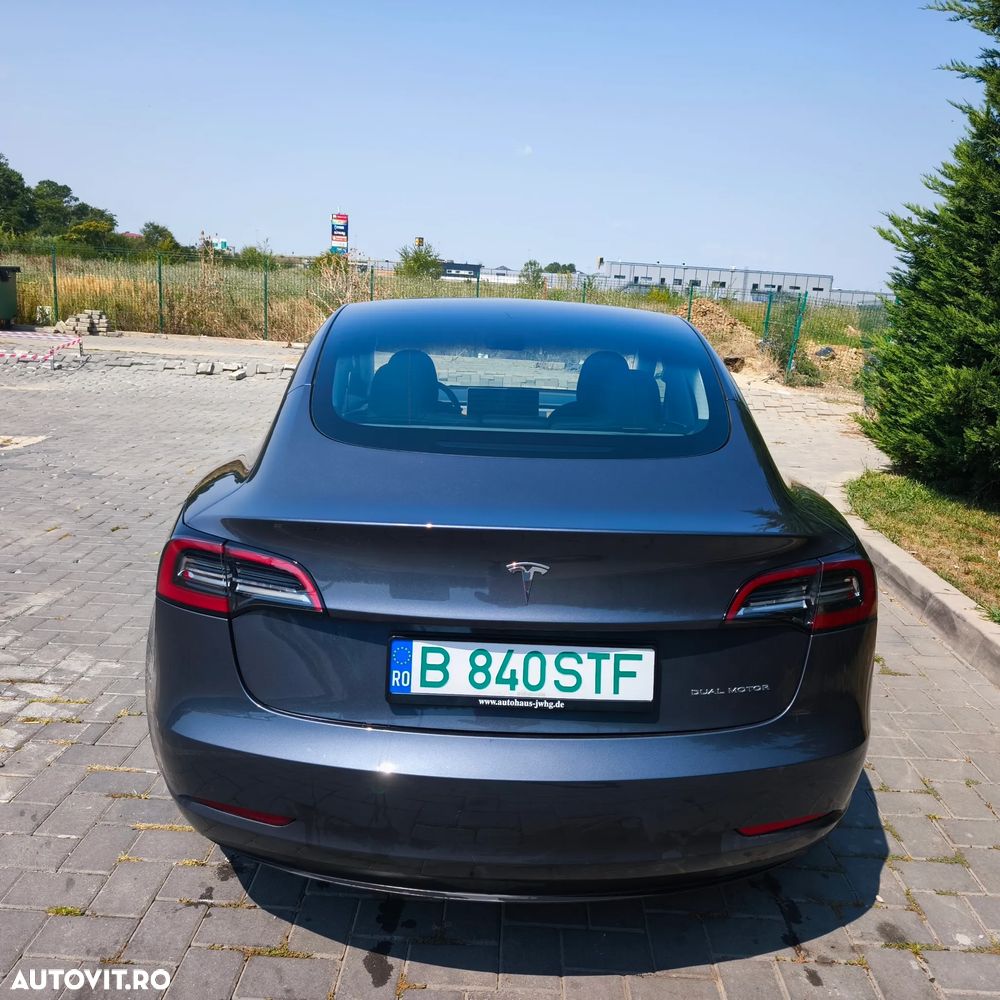 Tesla Model 3 - 12