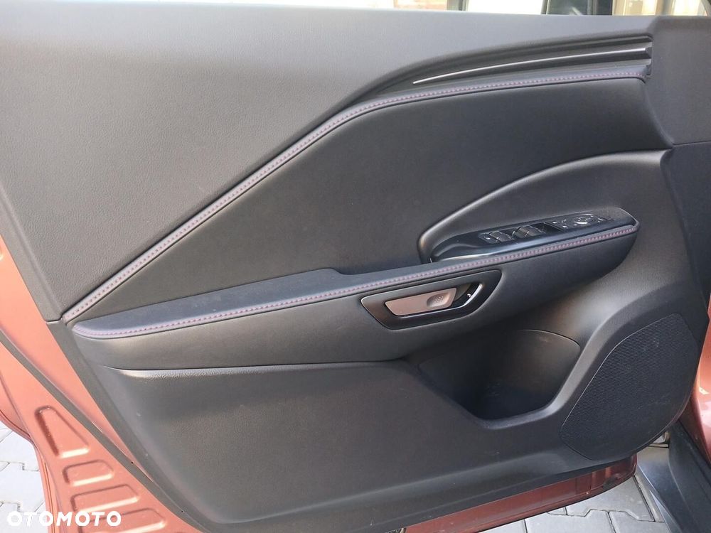 Lexus LBX 1.5 Hybrid Emotion - 22