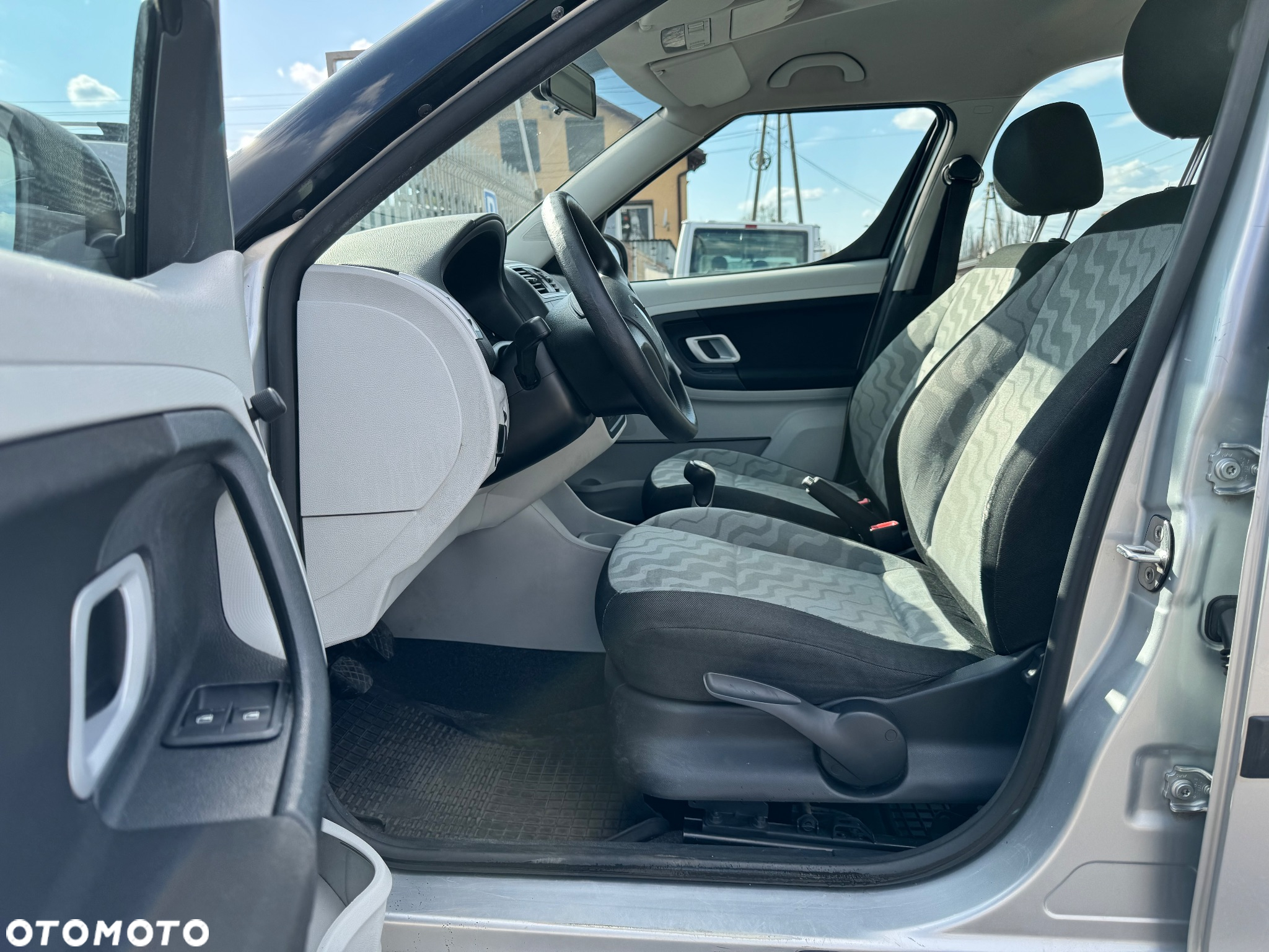 Skoda Roomster 1.4 MPI Style PLUS EDITION - 11