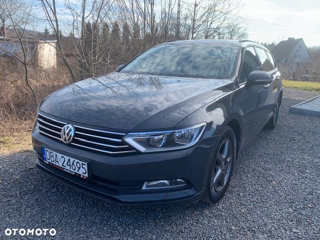 Volkswagen Passat - 1