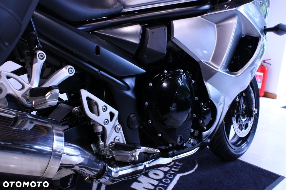 Suzuki GSX - 18